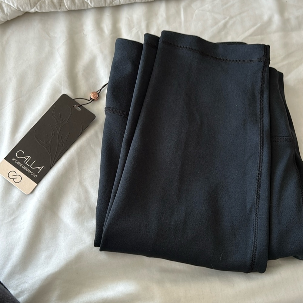 Calia running pants. Tight fit. Caviar color. Calia by Carrie Underwood